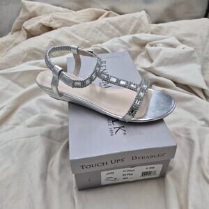 NEW Touch Ups Jazz wedge sandal silver metallic low wedge heel Women size 6.5